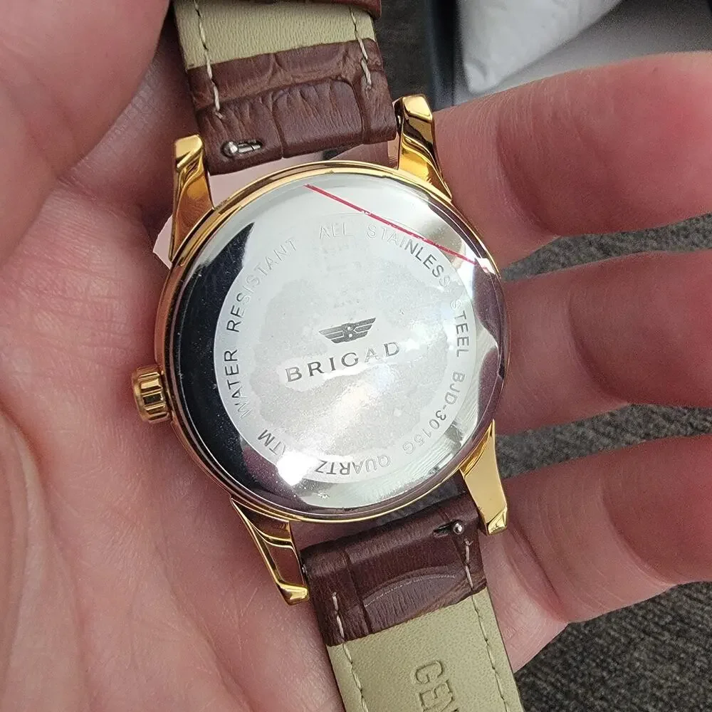 Vintage Brigada Quartz Mens Dress Watch Gold Case White Dial Brown Leather Strap